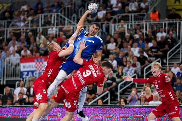 HC Zagreb v Aalborg Handbold - EHF Champions League Men Group Phase - Group C ZAGREB, CROATIA - OCTOBER 8: Abdelrahman Abdou of HC Zagreb and Tobias Nielsen of Aalborg Handbold in action during the EHF Champions League match between HC Zagreb and Aalborg Handbold at Arena Zagreb on October 8, 2026 in Zagreb, Croatia.  IgorxKralj PIXSELL