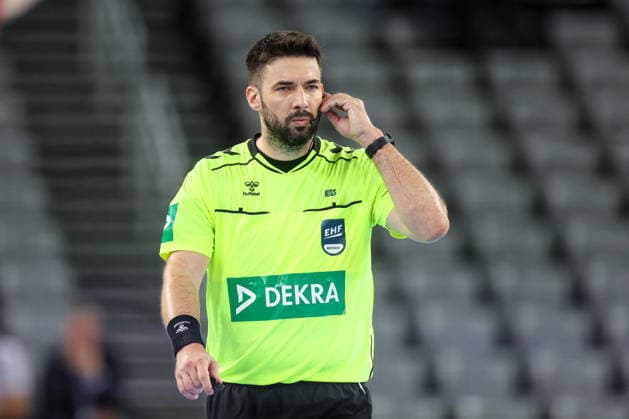 HC Zagreb v Aalborg Handbold - EHF Champions League Men Group Phase - Group C ZAGREB, CROATIA - OCTOBER 8: Referee during the EHF Champions League match between HC Zagreb and Aalborg Handbold at Arena Zagreb on October 8, 2026 in Zagreb, Croatia.  IgorxKralj PIXSELL