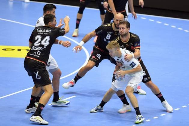Victor Norlyk (HBC Nantes 6) (am Ball), Olle Forsell Schefvert (MT Melsungen 25), Adrian Sipos (MT Melsungen 8), Daniel Dujshebaev (MT Melsungen 24) (L) , GER, MT Melsungen - HBC Nantes (FRA), Handball, Champions League Maenner, Group Matches, Saison 2026 2027, 08.10.2026, GER, MT Melsungen - HBC Nantes Handball, CL Maenner, Group Match, Saison 2026 2027, 08.10.2026 Kassel Copyright: xEibner-Pressefotox xRolandxSippelx EP_RSL