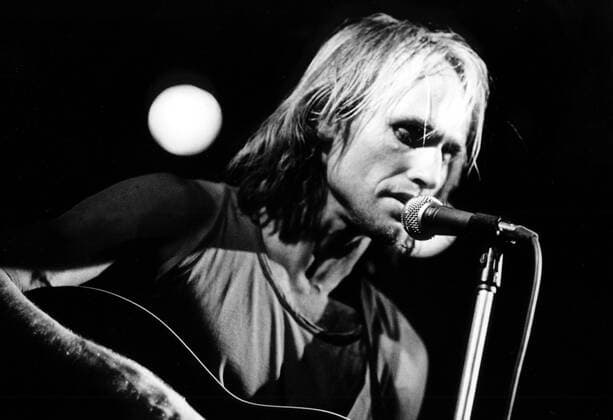Keimzeit-Sänger Norbert Leisegang am Mikrofon