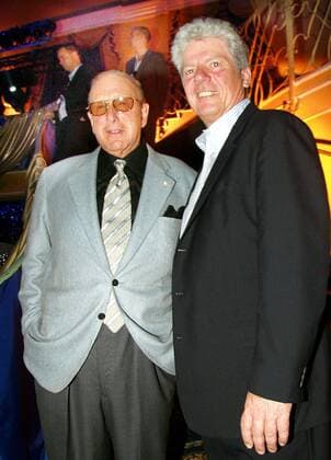 Clive Davis (links, GER), Musikproduzent, und Thomas Stein (GER), Executive Vice President, Worldwide Marketing and Artists & Repertoire von BMG