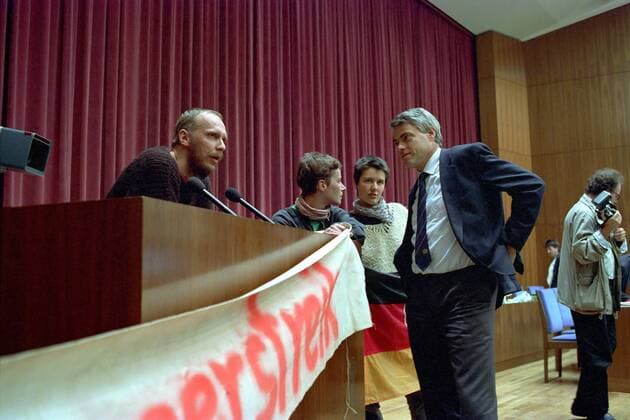 DDR-Volkskammer stimmt über Einigungsvertrag ab, 30. Jahrestag am 20. September Reinhard Schult (links, GDR, DDR, Neues Forum) und Indrid Köppe (2.v.l., GDR, DDR, Bündnis 90 Grüne) während der Debatte zum Einigungsvertrag