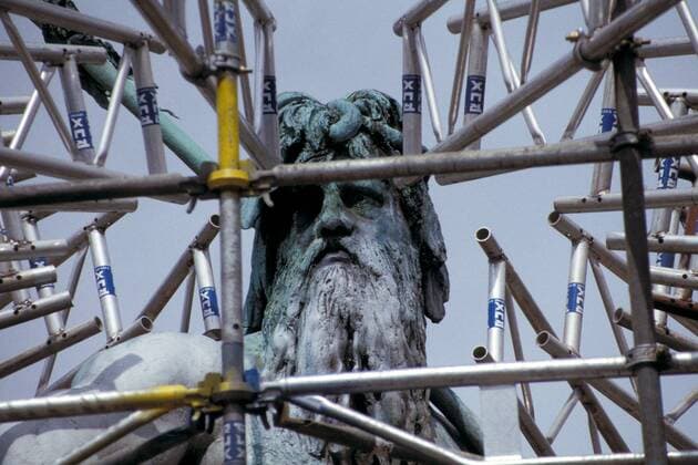 Neptun hinter Gittern - Restaurierungsarbeiten am Berliner Neptunbrunnen