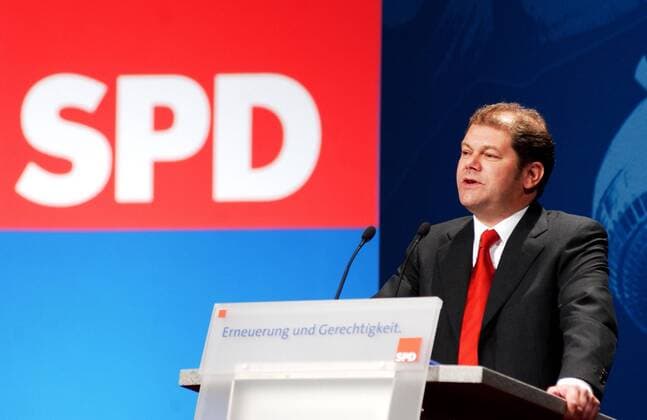 Generalsekretär Olaf Scholz (SPD) hält eine Rede auf dem SPD Parteitag
