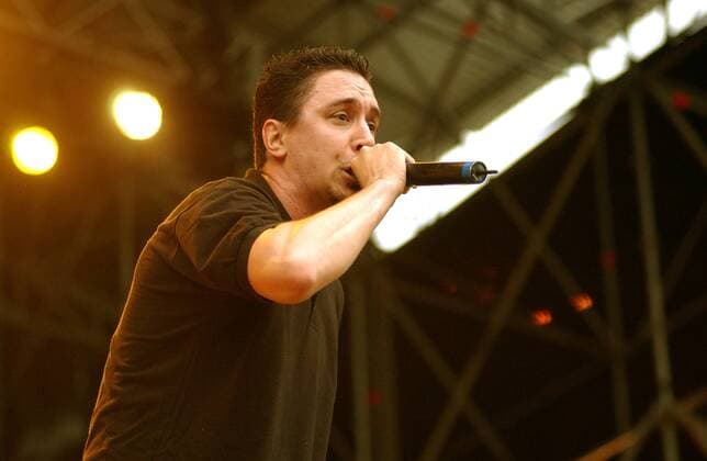 Sänger Lou Koller (USA Sick Of It All) während eines Konzerts auf dem With Full Force-Festival