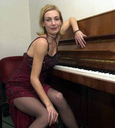 Ute Lemper (GER) am Klavier