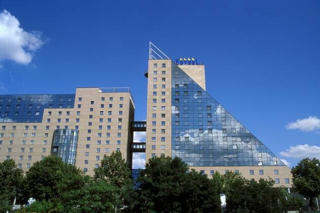 Estrel Hotel & Convention Center in der Sonnenallee - Berlin-Neukölln