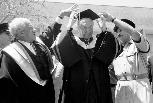 Bundeskanzler Konrad Adenauer (Mitte, GER CDU) und Meyer Weisgal