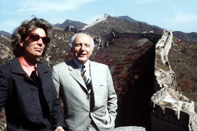 Bundespräsident Walter Scheel (GER FDP) und seine Ehefrau Mildred vor der Chinesischen Mauer anlässlich eines Staatsbesuches in China
