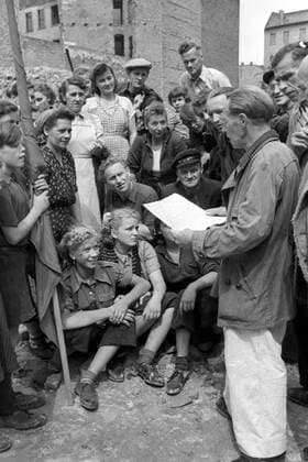 DDR - Arbeitsgruppenbesprechung