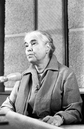 Anna Seghers (GDR) während einer Lesung - DDR 1962