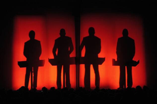 V.l.n.r.: Ralf Hütter, Fritz Hilpert, Henning Schmitz und Florian Schneider (GER Kraftwerk) anlässlich eines Konzertes in der Muffathalle München