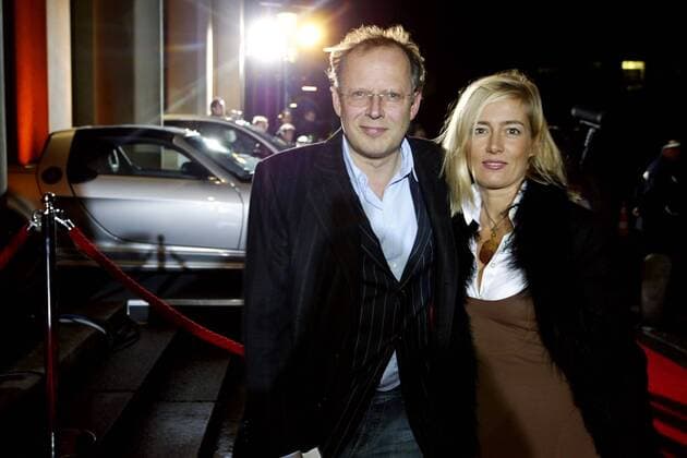 Schauspieler Axel Milberg (GER) und Lebensgefährtin Judith Betzler (GER Gründerin Kunstmanagement Judith Betzler GmbH) anlässlich der Benefizveranstaltung TRIBUTE TO BAMBI 2004 zugunsten des Vereins Dunkelziffer e.V. in Hamburg