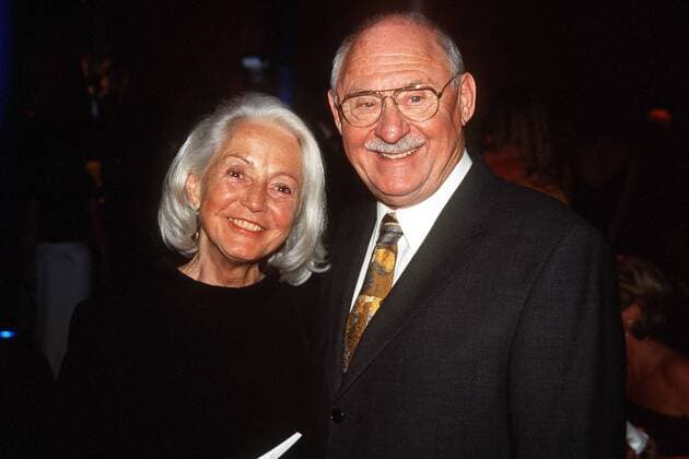 Schauspieler Rolf Schimpf (re., GER) mit Ehefrau Ilse Zielstorff (GER Schauspielerin) in Köln