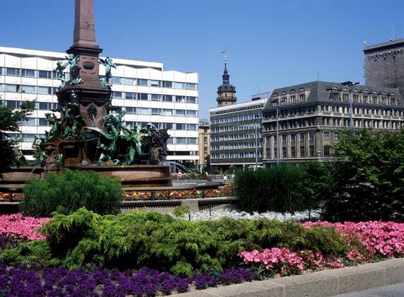 Mendebrunnen auf dem Augustusplatz in Leipzig