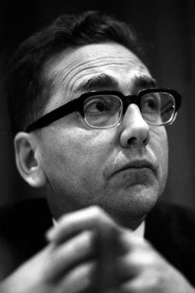 Erhard Eppler (GER SPD Bundesminister für wirtschaftliche Zusammenarbeit) während des Außerordentlichen SPD-Parteitags 1971 in Bonn-Bad Godesberg