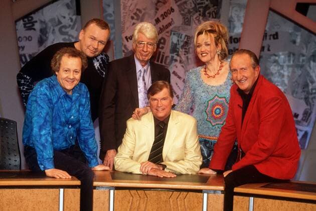 V.r.n.l.: Comedians Mike Krüger (GER), Gaby Köster (GER), Kabarettist Jochen Busse (vorn, GER), Entertainer Rudi Carrell (NED), Kabarettist Bernd Stelter (GER) und Comedian Kalle Pohl (GER) anlässlich eines Pressetermins zur RTL-Comedy-Show: 7 TAGE - 7 KÖPFE in Köln