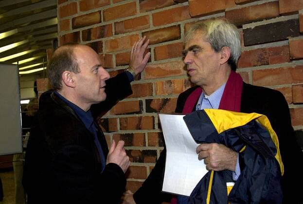 Winfried Hermann (li.) im Gespräch mit Hans-Christian Ströbele (beide GER Bündnis 90 Die Grünen) anlässlich der Bundesdelegiertenkonferenz von Bündnis 90 Die Grünen in Rostock