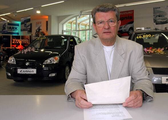 Klaus Feldmann (GER Ehemaliger Sprecher Aktuelle Kamera) im Suzuki Autohaus Tross in Dresden