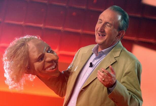 Comedian Mike Krüger (GER) macht Scherze mit einer Thomas Gottschalk Gummimaske anlässlich der ZDF-Sendung 55 - GOTTSCHALK & FRIENDS in Hürth