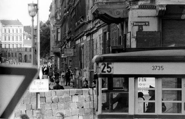 Grenzposten an der Bernauer Straße Wolliner Straße in Berlin