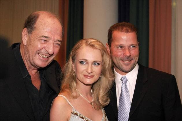 Musikproduzent Ralph Siegel und Sängerin Nicole (beide GER) mit Ehemann Winfried anlässlich der 25. Verleihung der Goldenen Stimmgabel 2005 in Ludwigshafen
