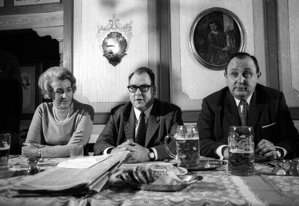Hildegard Hamm-Brücher (li., GER FDP), Josef Ertl (GER FDP Bundesminister für Ernähung, Landwirtschaft und Forsten) und Bundesinnenminister Hans-Dietrich Genscher GER FDP)