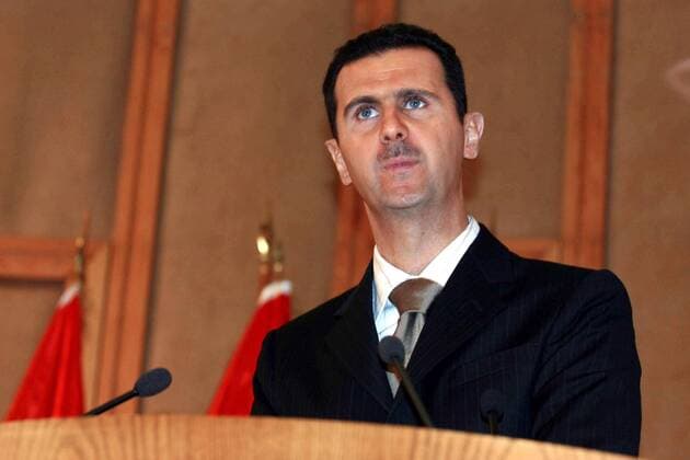 Bashar al-Assad (SYR Staatspräsident Syrien) spricht sich in der Universität von Damaskus für eine Kooperation mit den Vereinten Nationen bezüglich des Todes des libanesischen Premierministers Rafik Hariri aus - 