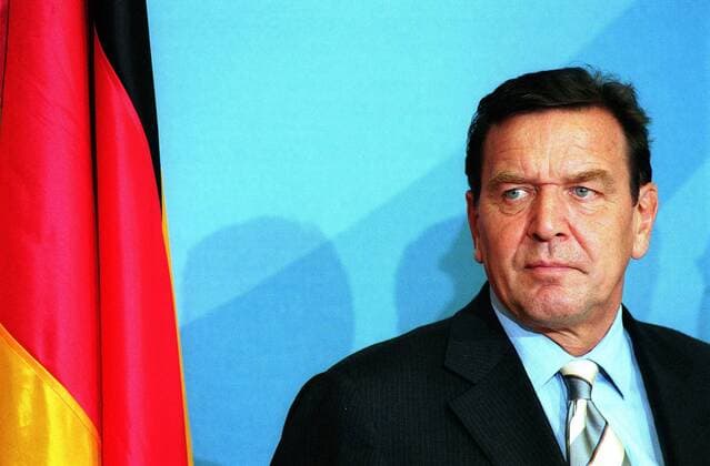 Bundeskanzler Gerhard Schröder (GER SPD) anlässlich eines Pressetermins im Kanzleramt in Berlin
