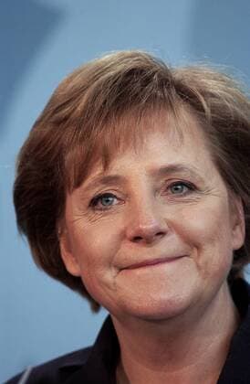 Bundeskanzlerin Angela Merkel (GER CDU) während einer Pressekonferenz im Bundeskanzleramt anlässlich eines Staatsbesuchs des Premierministers von Singapur in Berlin