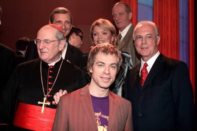 V.l.n.r. Joachim Kardinal Meisner (Erzbischof Bistum Köln), Komiker Michael Mittermeier und Franz Beckenbauer (alle GER) anlässlich des ZDF-Jahresrückblicks MENSCHEN 2005 in Mainz