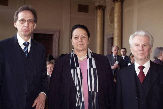 Dr. Karin Schubert (GER Bürgermeisterin Justizsenatorin Berlin) mit Dieter Neumann (re., GER Generalstaatsanwalt des Landes Berlin) und Ralf Rother (li., GER Designierter Generalstaatsanwalt des Landes Berlin) anlässlich der Amtsübergabe im Kammergericht Berlin-Schöneberg