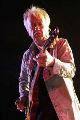 Gitarrist Brad Whitford (USA Aerosmith) während eines Konzerts im Bank Atlantic Center in Sunrise - Florida  mia2006011906