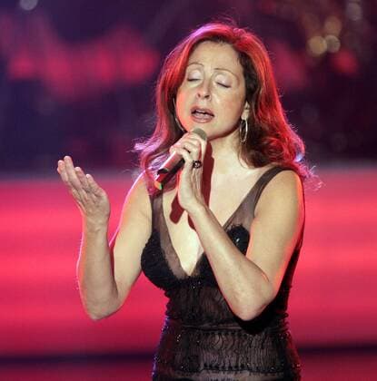 Sängerin Vicky Leandros (GRE) während der Probe zur ARD-Show - Der Deutsche Vorentscheid 2006 - Die Gala zum Grand Prix in Hamburg