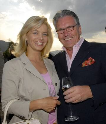 Mode-Unternehmer Klaus Hallhuber (GER) mit Ehefrau Sarah anlässlich der Eröffnung des Golfplatzes des Arosa Kitzbühel Golf & Spa Resorts