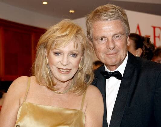 Moderator Klaus Bresser mit Ehefrau Evelyn (beide GER) auf dem Rosenball im Hotel Interconti Berlin