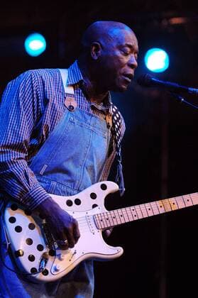 Sänger Buddy Guy (USA) während eines Konzerts anlässlich des Musikfestivals im Tower of London -  (lon20060710102)