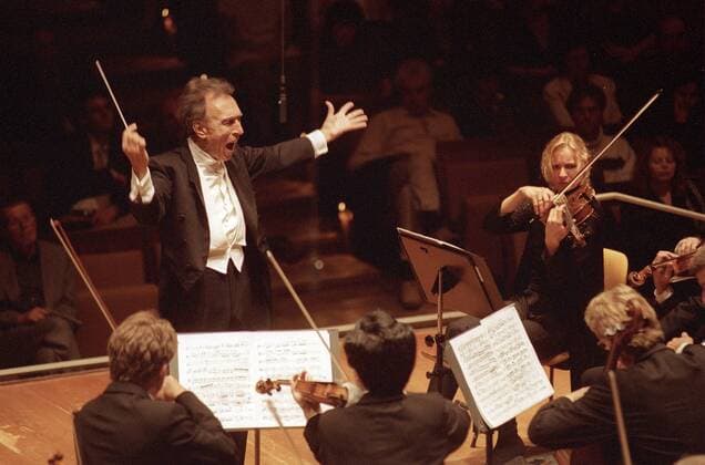 Dirigent Claudio Abbado (ITA) während eines Konzerts mit dem Berliner Philharmonieorchester anlässlich der Berliner Festwochen in Berlin