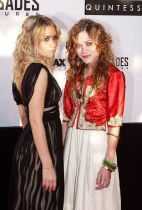 Zwillinge Ashley (li.) und Mary-Kate Olsen (beide USA) anlässlich der - Amfar Aids Benefit Party - während der 58. Internationalen Filmfestspiele in Cannes -  (can2005051908)