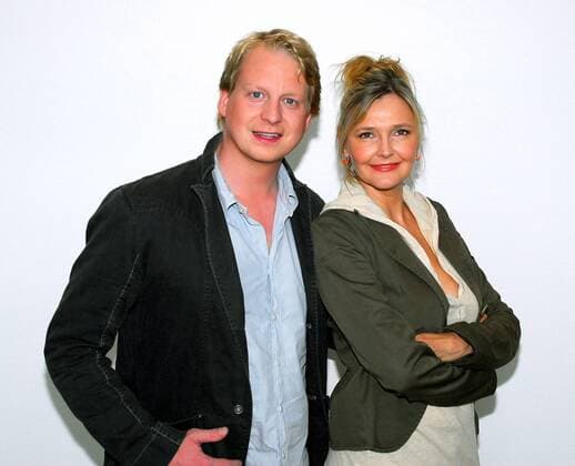 Schauspieler Katharina Schubert und Lars Gärtner (beide GER) anlässlich eines Fotoshootings zur ZDF-Fernsehserie - Da kommt Kalle - in Hamburg