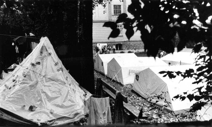 Zelte für DDR Flüchtlinge im Malteser Flüchtlingslager in Budapest-Zugliget