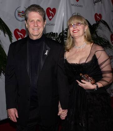 Musiker Brian Wilson mit Ehefrau Melinda (beide USA) anlässlich eines Dinners der MusiCares zu seinen Ehren in Los Angeles  (lap20050211202)
