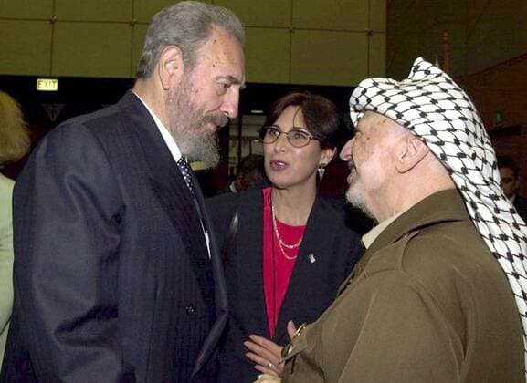 Staatspräsident Fidel Castro (li., CUB) und Yassir Arafat (PLE PLO Präsident Palästinensische Autonomiegebiete) anlässlich der World Conference Against Racism in Durban, Südafrika  (WAX2004111101)