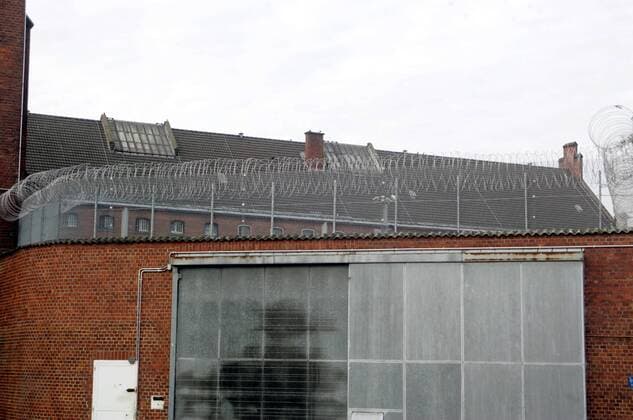 Hohe Mauern umschliessen die Justizvollzugsanstalt in Siegburg