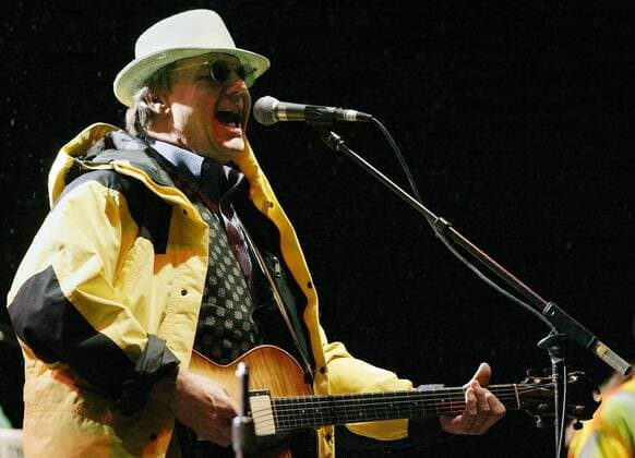 Sänger Steve Miller (USA) während eines Konzerts in Memphis -  - ten2004050220