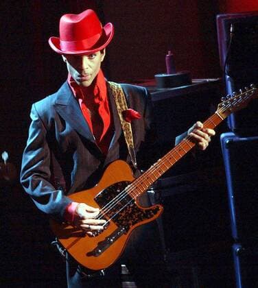 Sänger Prince (USA) anläßlich der 19. Einweihungszeremonie für die Rock & Roll Hall of Fame in New York -  (NYP2004031502)