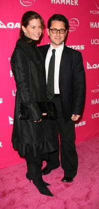 Regisseur J. J. Abrams mit seiner Ehefrau Katie McGrath (beide USA) anlässlich der Eröffnung des Billy Wilder Theaters im Hammer Museum in Los Angeles