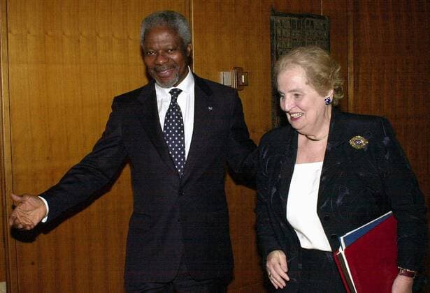 UNO-Generalsekretär Kofi Annan (GHA) mit Dr. Madeleine Albright (USA) in New York  NYP2001072610