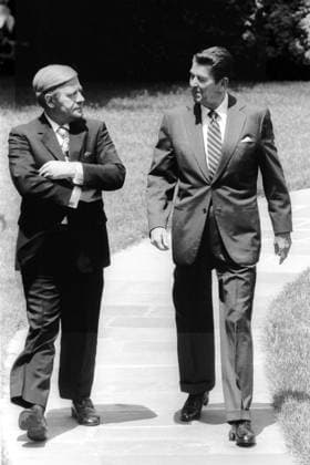 Präsident Ronald Reagan (re., USA) und Helmut Schmidt (GER SPD) in Washington D.C.