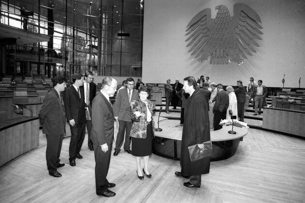 Bundestagspräsidentin Rita Süßmuth (GER CDU) im Plenarsaal in Bonn